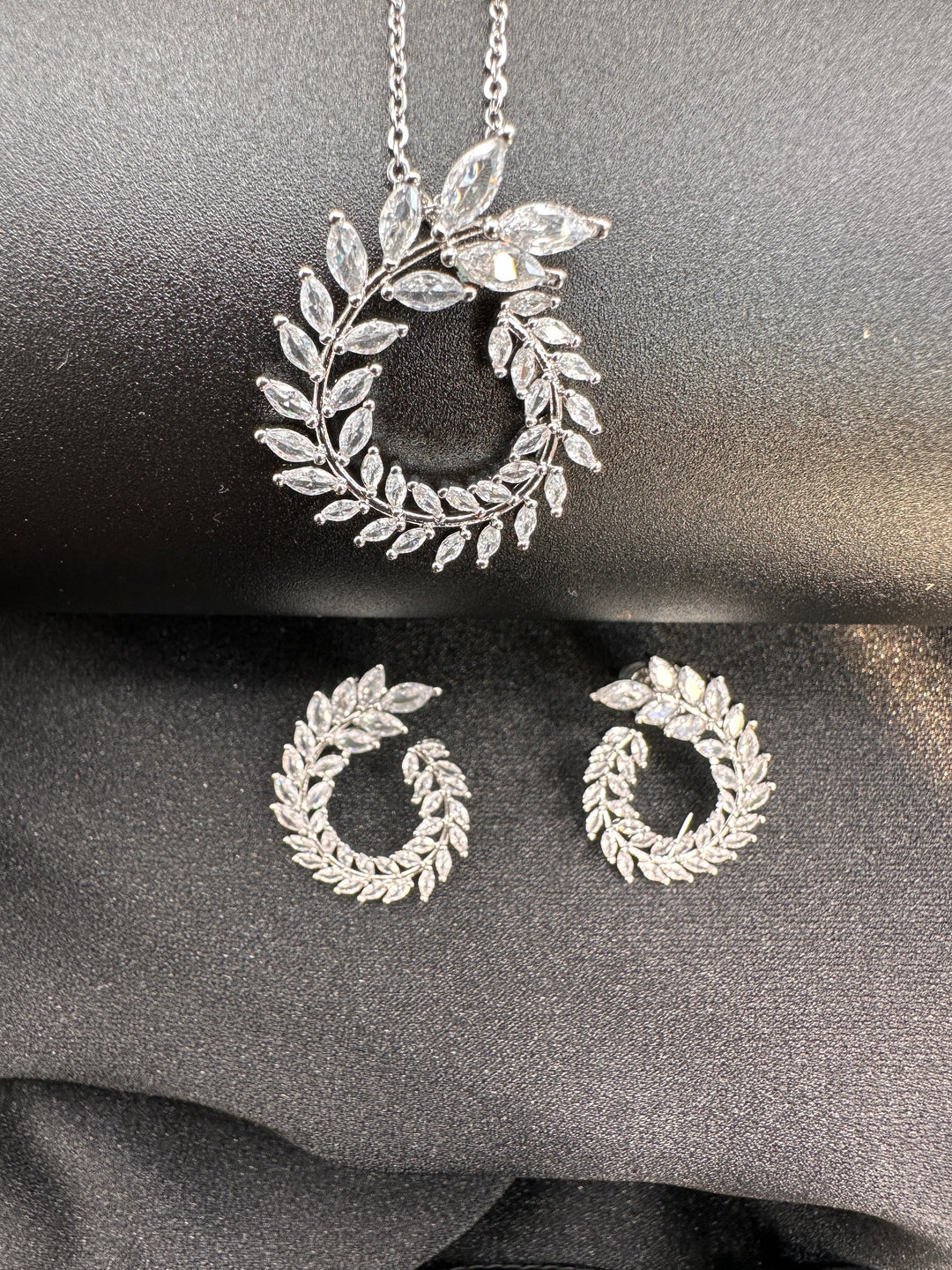 Olive Branch Cubic zirconia necklace set